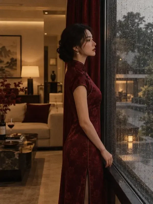 糯米短剧《错嫁：总裁的隐婚妻》封面